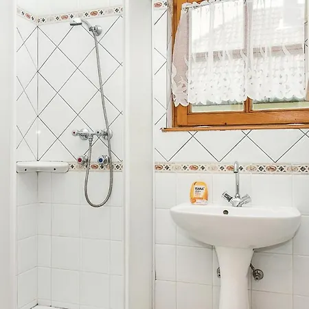 Stunning In W/ 3 Bedrooms Ferienhaus *